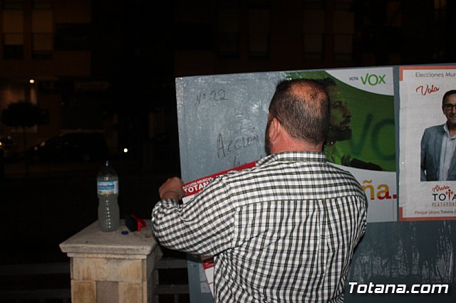 Pegada de carteles Elecciones 26M - 136