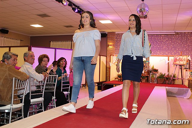 Desfile de moda y complementos - Cena Hdad. Jess en el Calvario 2017 - 116