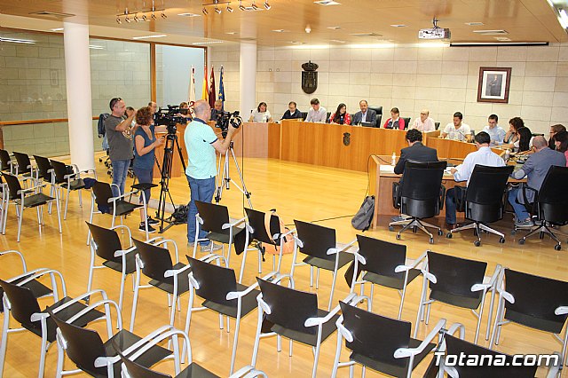 Pleno extraordinario - Mesas electorales y hacienda - 3