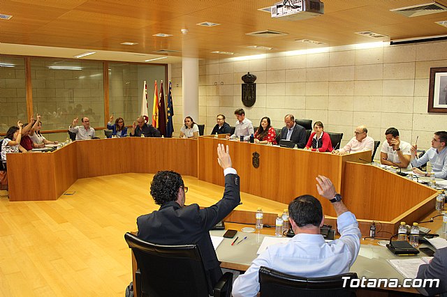 Pleno extraordinario - Mesas electorales y hacienda - 22