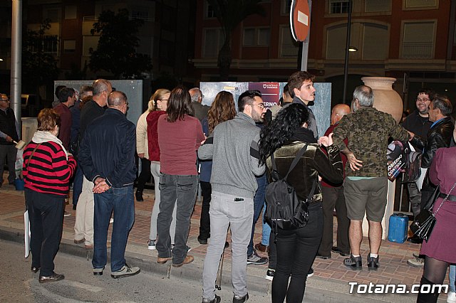 Pegada de carteles- Elecciones Generales 10N - 10