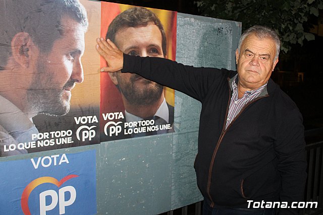 Pegada de carteles- Elecciones Generales 10N - 85