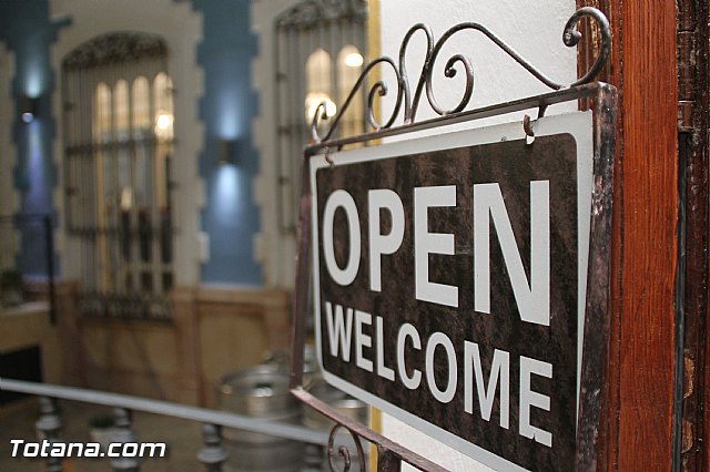 Pizzera TREVI abre un nuevo local en el centro de Totana: 