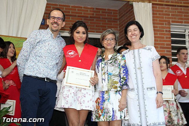 Graduacin bachillerato y ciclos formativos IES Prado Mayor 2016 - 240