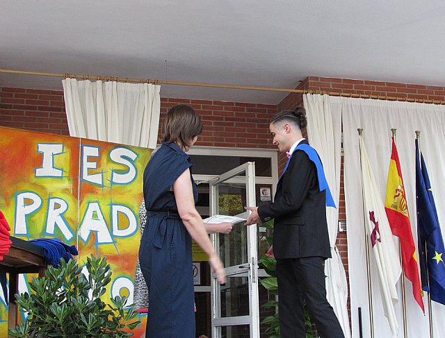 Graduaciones IES Prado Mayor 2 de Ciclos Formativos de Grado Medio y 2 de Bachillerato - 2019 - 61
