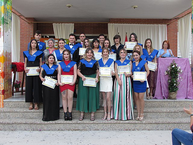 Graduaciones IES Prado Mayor 2 de Ciclos Formativos de Grado Medio y 2 de Bachillerato - 2019 - 98