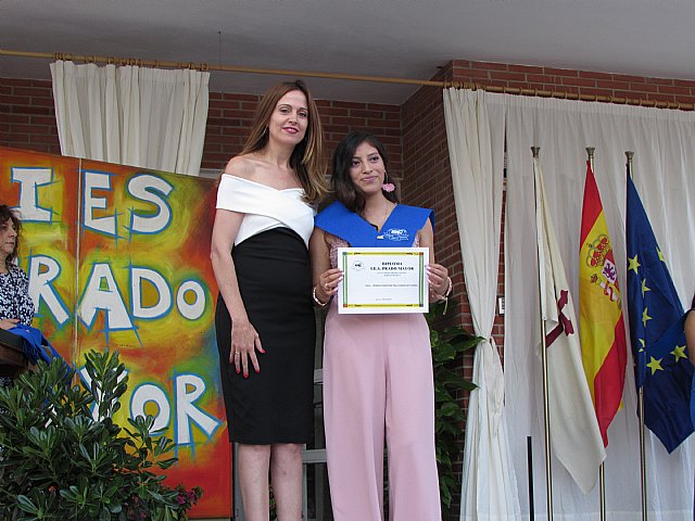 Graduaciones IES Prado Mayor 2 de Ciclos Formativos de Grado Medio y 2 de Bachillerato - 2019 - 101