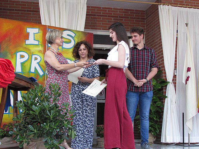Graduaciones IES Prado Mayor 2 de Ciclos Formativos de Grado Medio y 2 de Bachillerato - 2019 - 110