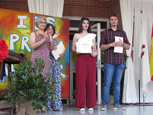 Graduaciones IES Prado Mayor 2 de Ciclos Formativos de Grado Medio y 2 de Bachillerato - 2019 - 111