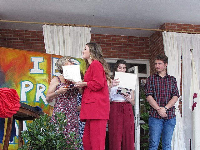 Graduaciones IES Prado Mayor 2 de Ciclos Formativos de Grado Medio y 2 de Bachillerato - 2019 - 112