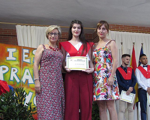 Graduaciones IES Prado Mayor 2 de Ciclos Formativos de Grado Medio y 2 de Bachillerato - 2019 - 170