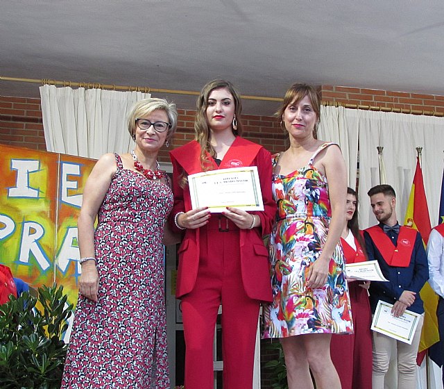 Graduaciones IES Prado Mayor 2 de Ciclos Formativos de Grado Medio y 2 de Bachillerato - 2019 - 171