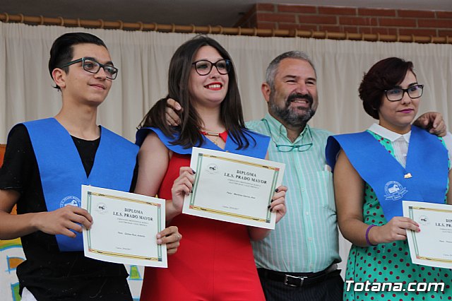 Graduacin 4 ESO y 2 FP bsica - Prado Mayor 2016/2017  - 98