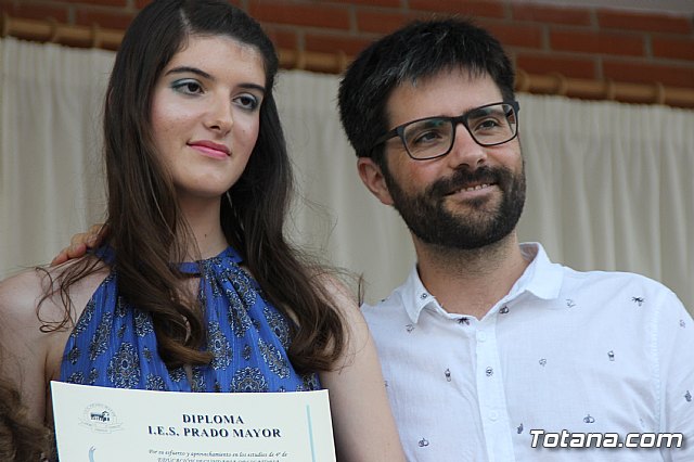 Graduacin 4 ESO y 2 FP bsica - Prado Mayor 2016/2017  - 104