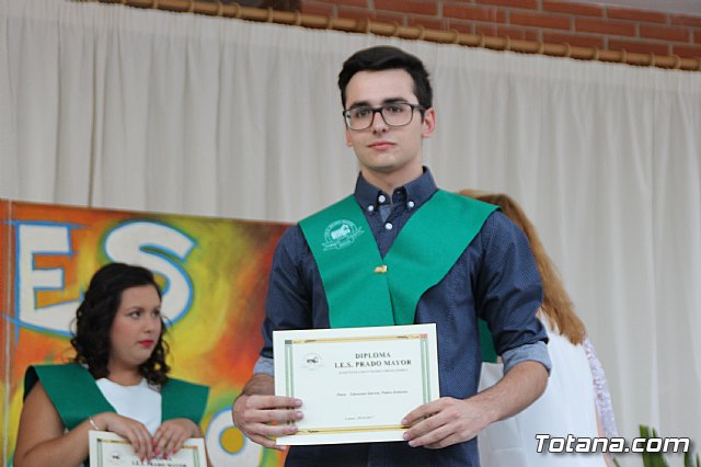 Graduacin 4 ESO y 2 FP bsica - Prado Mayor 2016/2017  - 124