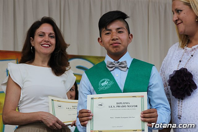 Graduacin 4 ESO y 2 FP bsica - Prado Mayor 2016/2017  - 128