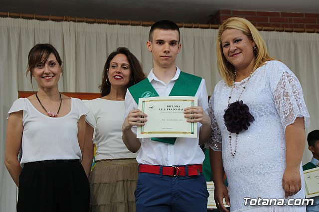 Graduacin 4 ESO y 2 FP bsica - Prado Mayor 2016/2017  - 135