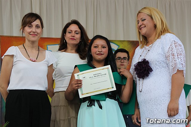 Graduacin 4 ESO y 2 FP bsica - Prado Mayor 2016/2017  - 140