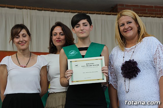 Graduacin 4 ESO y 2 FP bsica - Prado Mayor 2016/2017  - 147