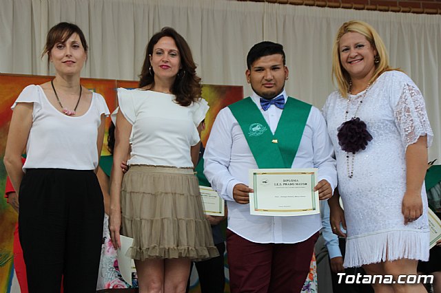 Graduacin 4 ESO y 2 FP bsica - Prado Mayor 2016/2017  - 152