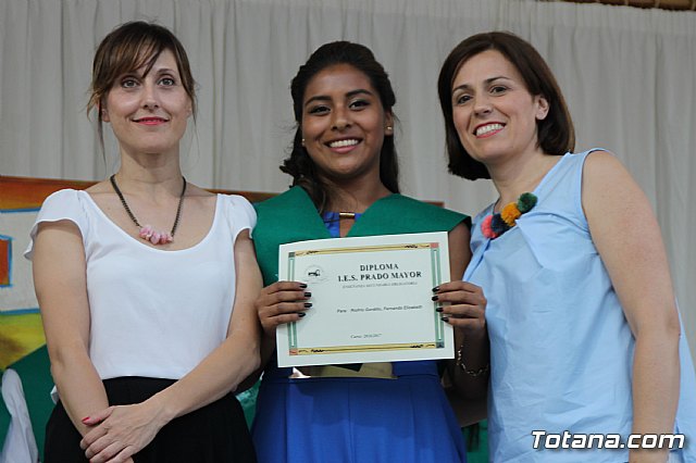 Graduacin 4 ESO y 2 FP bsica - Prado Mayor 2016/2017  - 183