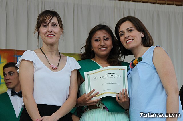 Graduacin 4 ESO y 2 FP bsica - Prado Mayor 2016/2017  - 184