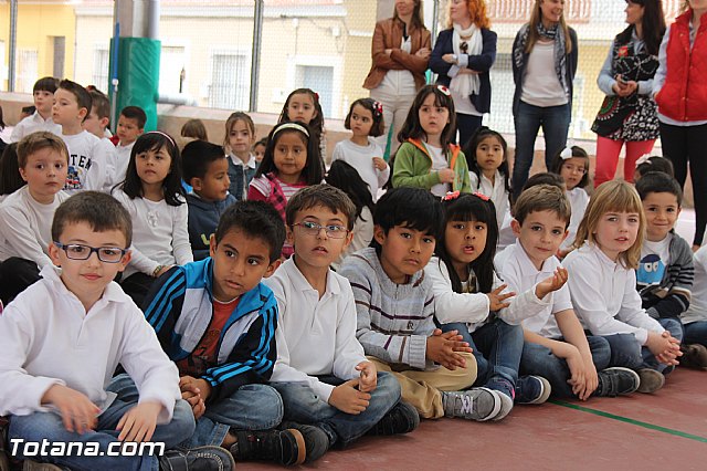 Procesin infantil. Colegio Santa Eulalia - Semana Santa 2014 - 9
