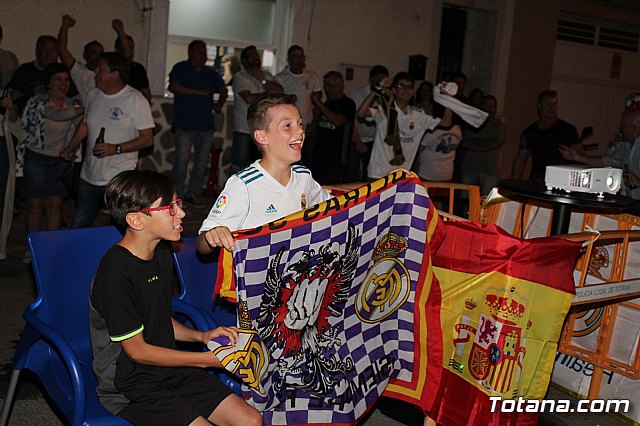 Totana celebr la 13 Champion League del Real Madrid, tras vencer al Liverpool (3-1) - 36