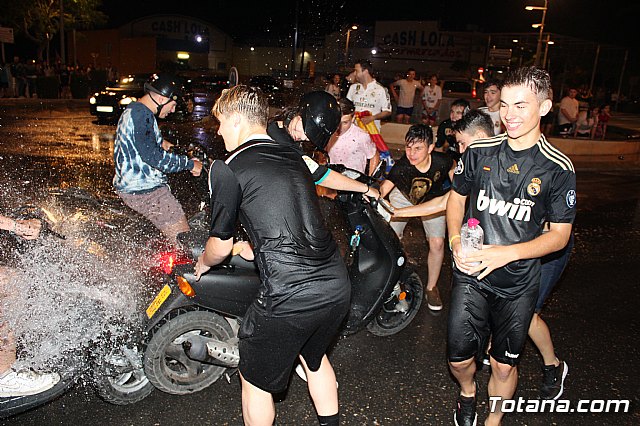 Totana celebr la 13 Champion League del Real Madrid, tras vencer al Liverpool (3-1) - 134