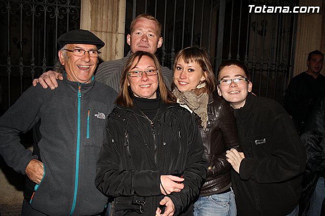 Traslado de los tronos a sus sedes. Viernes Santo 2012 - 34