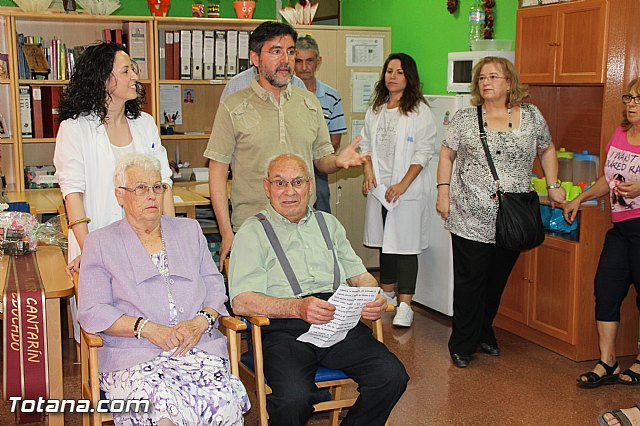 Coronacin del rey y reina del Centro de Da para Personas Mayores Dependientes 2016 - 25