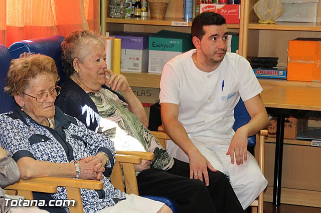 Coronacin del rey y reina del Centro de Da para Personas Mayores Dependientes 2016 - 26