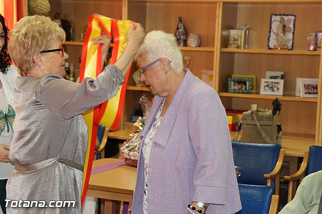 Coronacin del rey y reina del Centro de Da para Personas Mayores Dependientes 2016 - 35