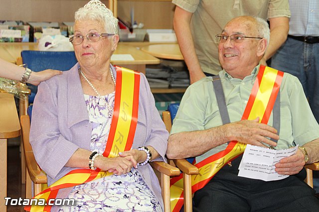 Coronacin del rey y reina del Centro de Da para Personas Mayores Dependientes 2016 - 41
