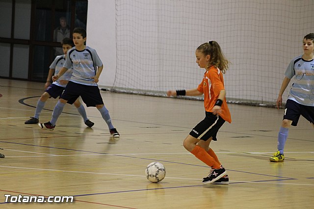 Partido amistoso. Ftbol Sala Capuchinos Infantil A - Roldn Infantil Femenino (4-3) - 9