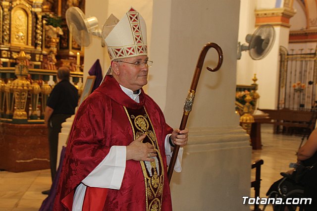 Solemne Eucarista 450 aniversario de la dedicacin del Templo Parroquial de Santiago - 10