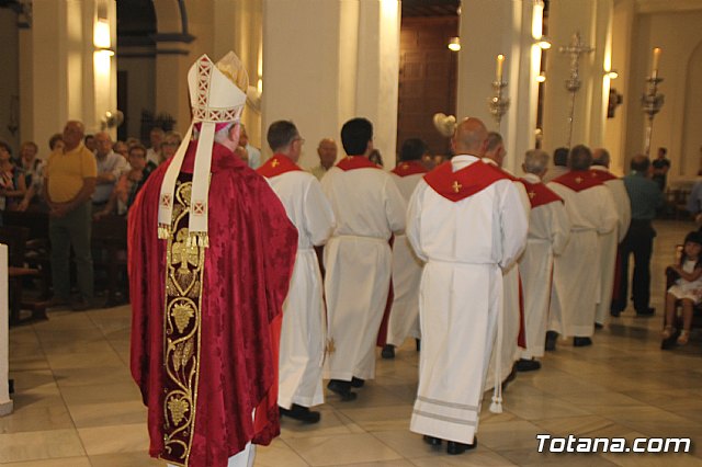 Solemne Eucarista 450 aniversario de la dedicacin del Templo Parroquial de Santiago - 11