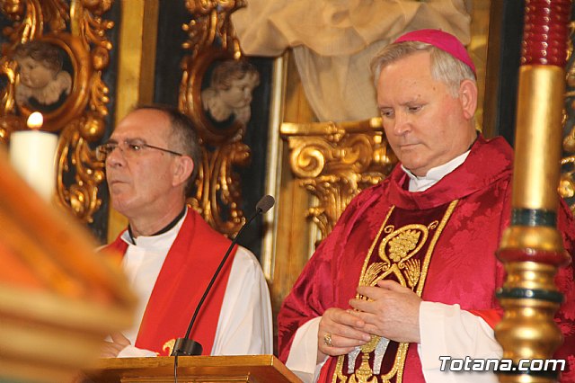 Solemne Eucarista 450 aniversario de la dedicacin del Templo Parroquial de Santiago - 40