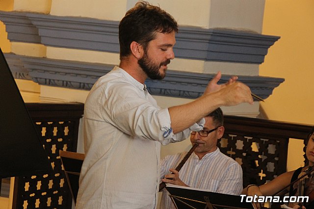 Solemne Eucarista 450 aniversario de la dedicacin del Templo Parroquial de Santiago - 43