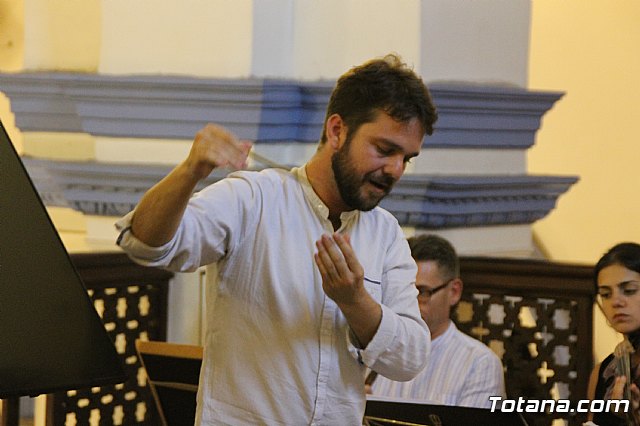 Solemne Eucarista 450 aniversario de la dedicacin del Templo Parroquial de Santiago - 44