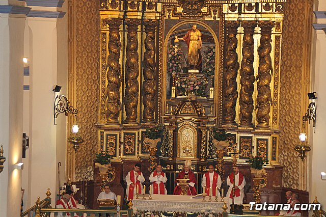 Solemne Eucarista 450 aniversario de la dedicacin del Templo Parroquial de Santiago - 47