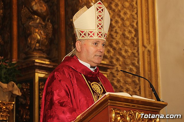Solemne Eucarista 450 aniversario de la dedicacin del Templo Parroquial de Santiago - 53