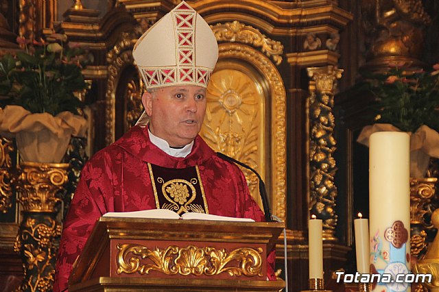 Solemne Eucarista 450 aniversario de la dedicacin del Templo Parroquial de Santiago - 54