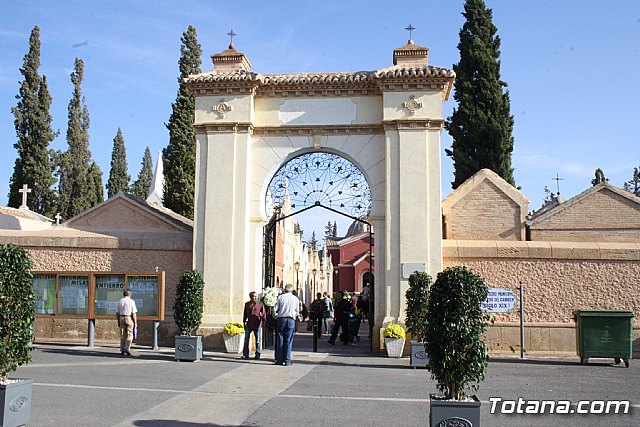 Todos los Santos y Fieles Difuntos. Totana 2011 - 1