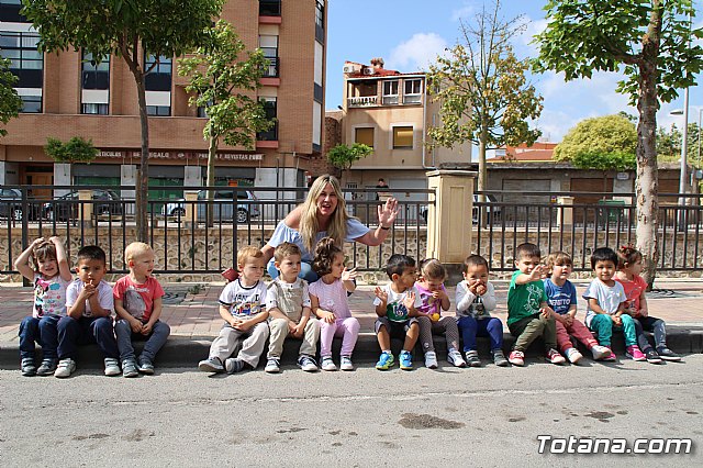 Servicios de emergencias visitan la Escuela Infantil 