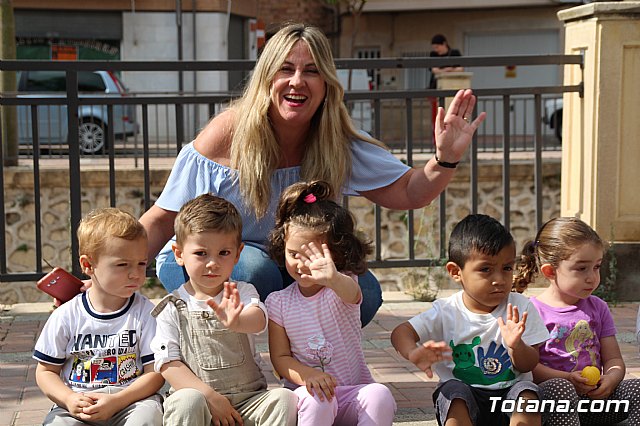 Servicios de emergencias visitan la Escuela Infantil 