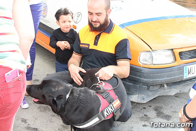 Servicios de emergencias visitan la Escuela Infantil 
