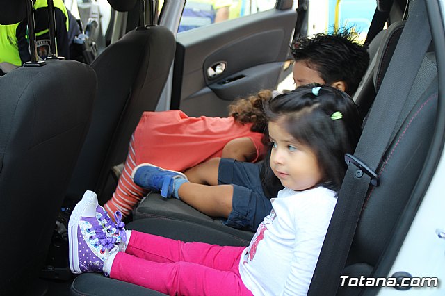 Servicios de emergencias visitan la Escuela Infantil 