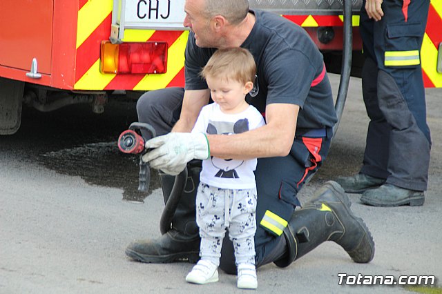 Servicios de emergencias visitan la Escuela Infantil 
