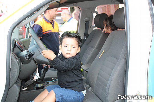 Servicios de emergencias visitan la Escuela Infantil 
